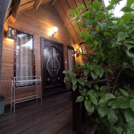 Banana Leaf Bungalow Gili Trawangan Buitenkant foto