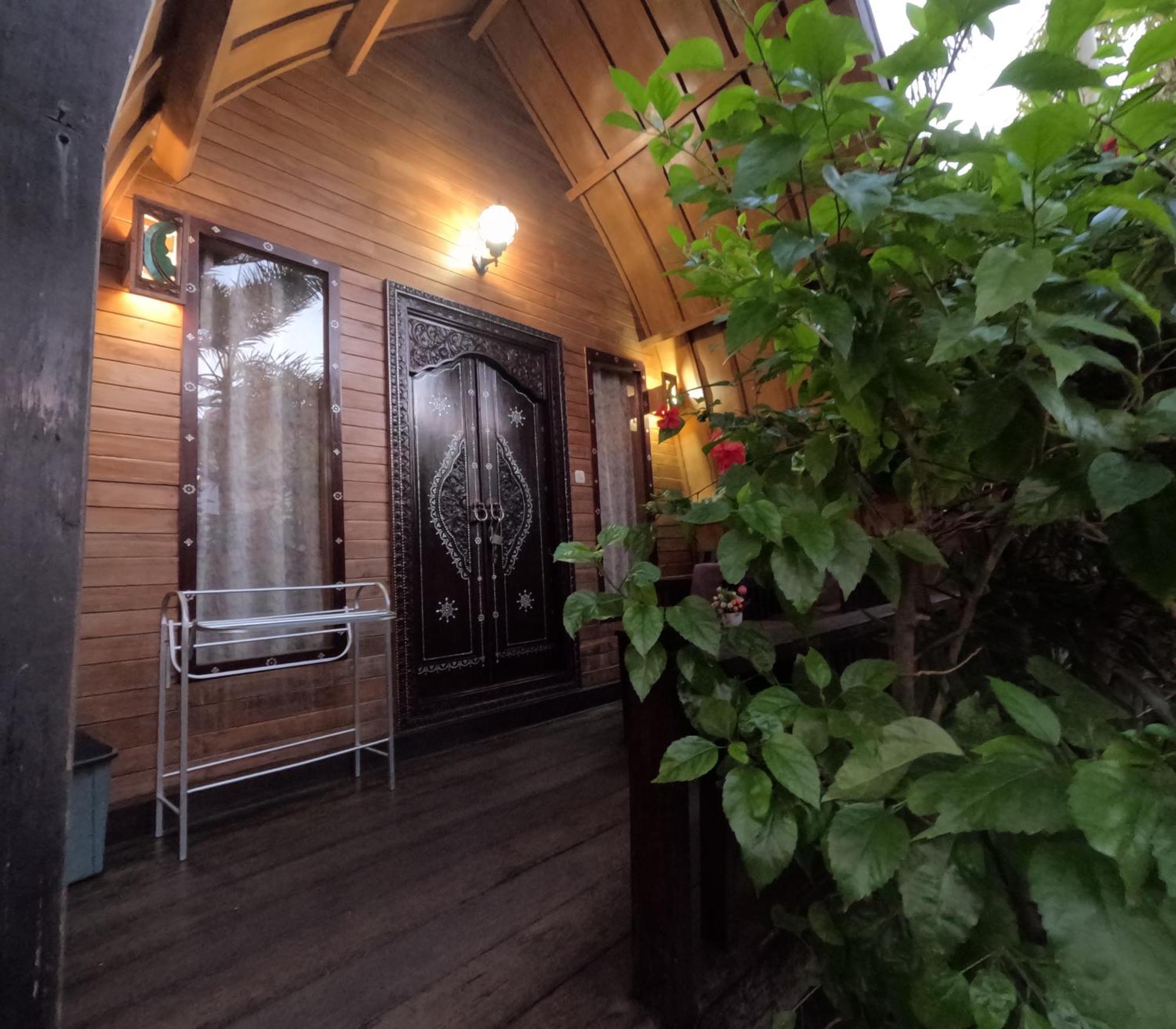 Banana Leaf Bungalow Gili Trawangan Buitenkant foto