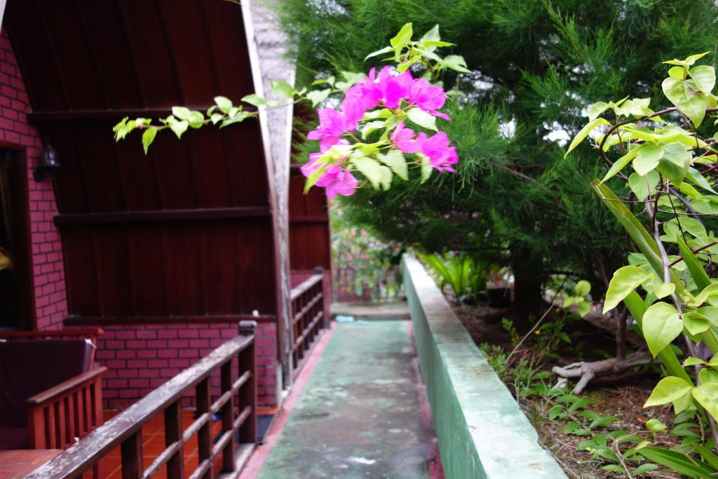 Banana Leaf Bungalow Hotel Gili Trawangan Buitenkant foto